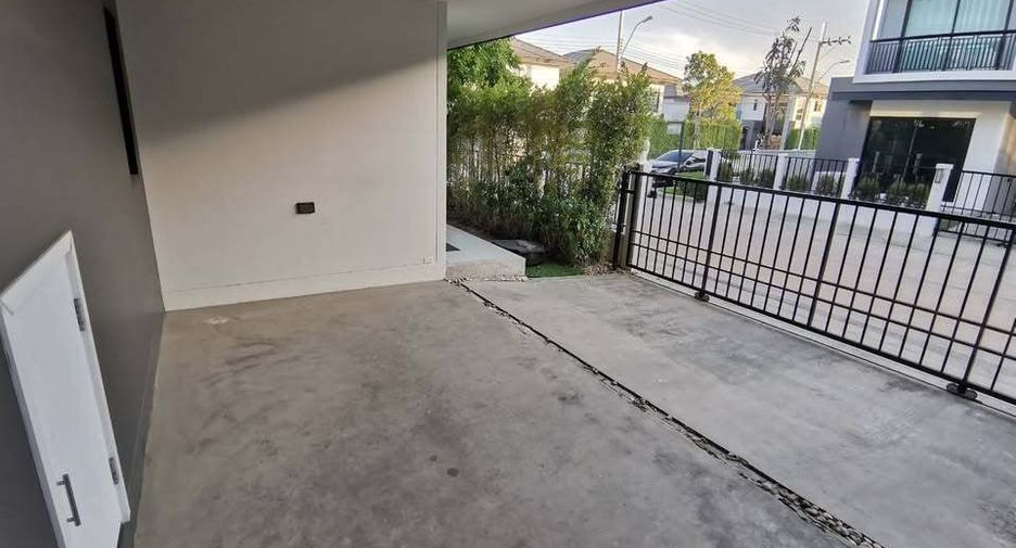 Casa en alquiler de 3 habitaciones en Bang Bo, Samut Prakan