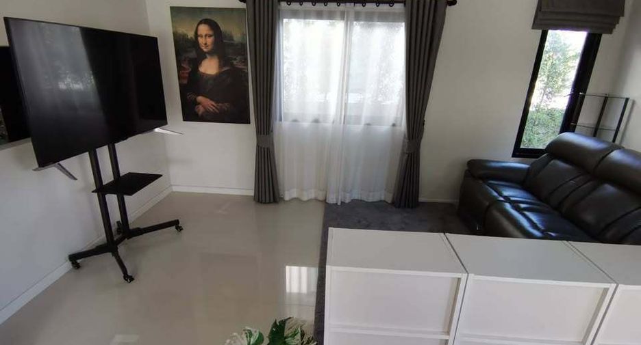 Casa en alquiler de 3 habitaciones en Bang Bo, Samut Prakan