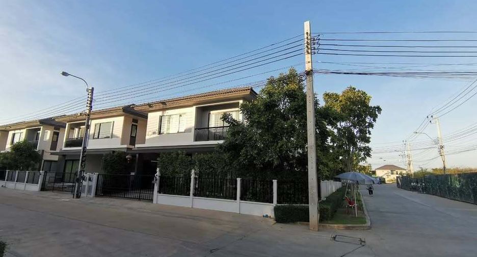 Casa en alquiler de 3 habitaciones en Bang Bo, Samut Prakan