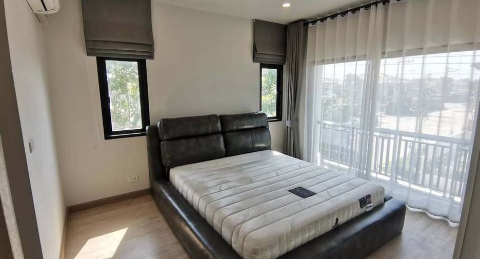 Casa en alquiler de 3 habitaciones en Bang Bo, Samut Prakan