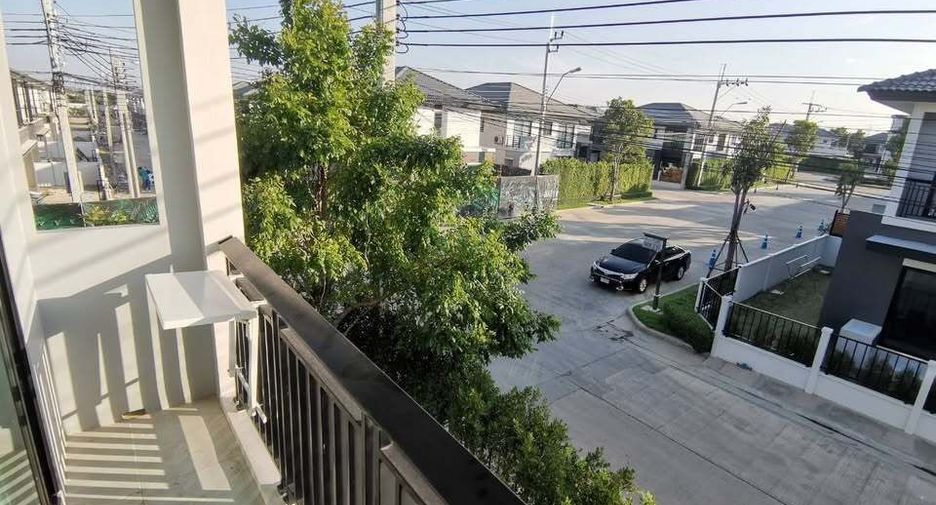 Casa en alquiler de 3 habitaciones en Bang Bo, Samut Prakan