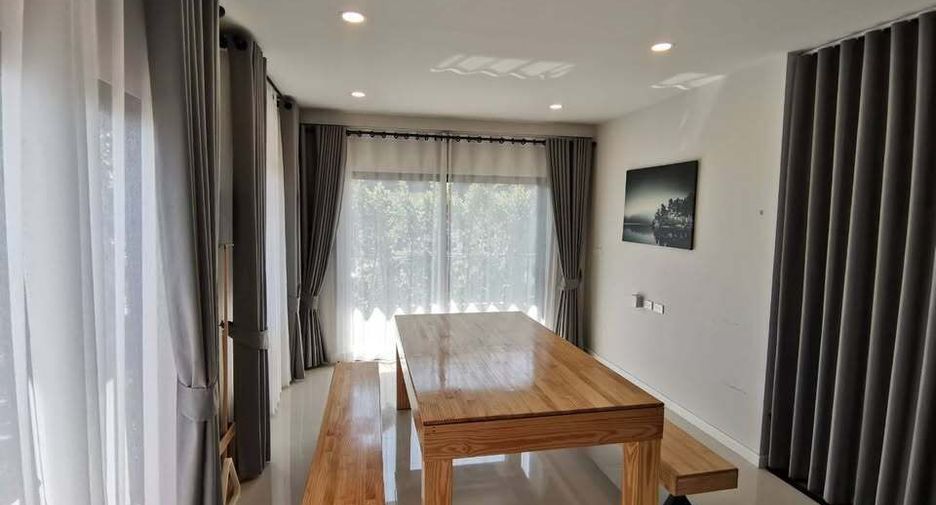 Casa en alquiler de 3 habitaciones en Bang Bo, Samut Prakan