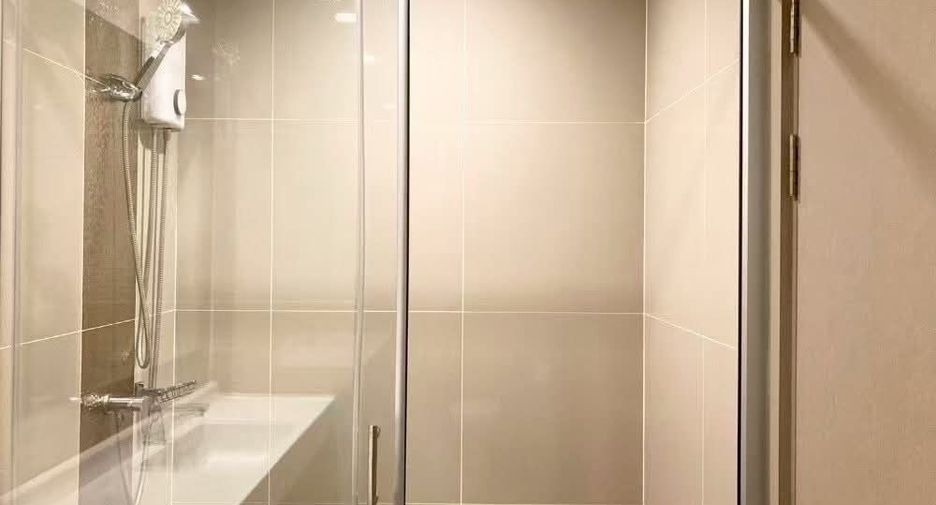 Condo en alquiler de 2 habitaciones en Huai Khwang, Bangkok