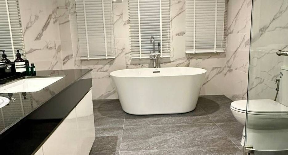 Apartment zur Miete mit 3 Zimmer in Watthana, Bangkok