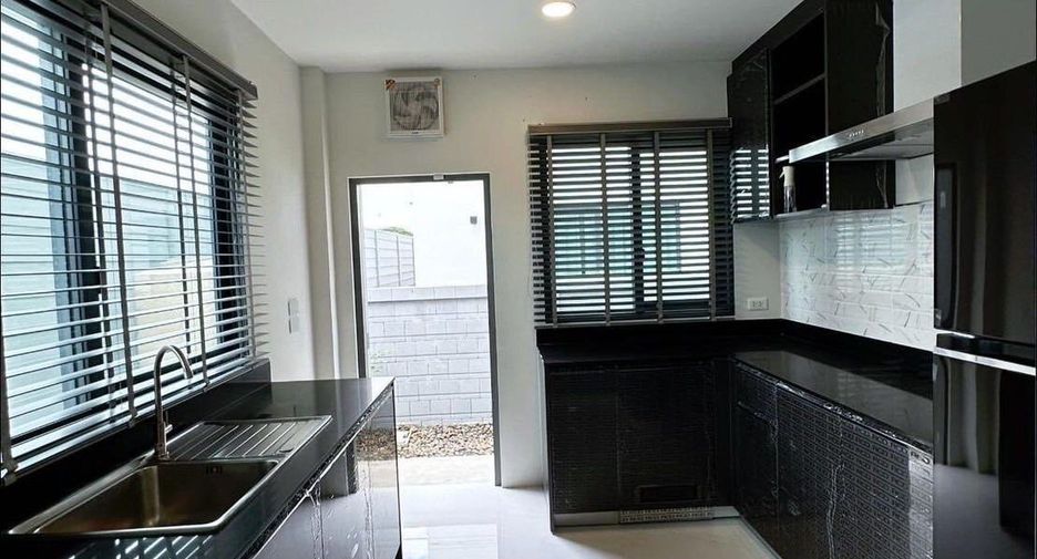 出售 和 出租 4 卧室 独立屋 在 Bang Phli, Samut Prakan