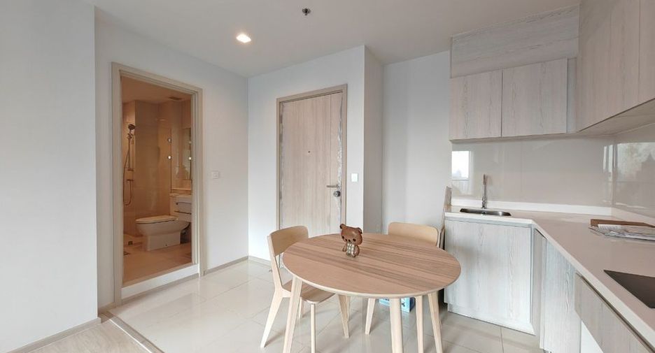 For rent 2 bedrooms condo in Pathum Wan, Bangkok