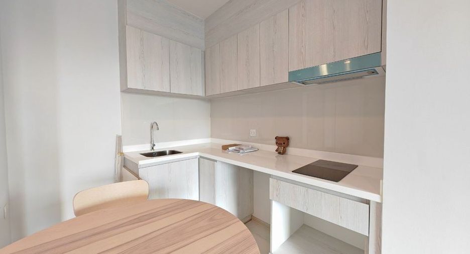 For rent 2 bedrooms condo in Pathum Wan, Bangkok