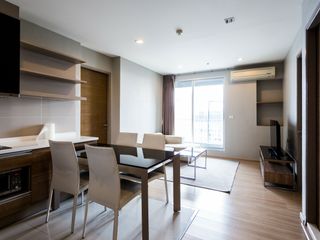 À louer 2 chambres condo à Phra Khanong, Bangkok