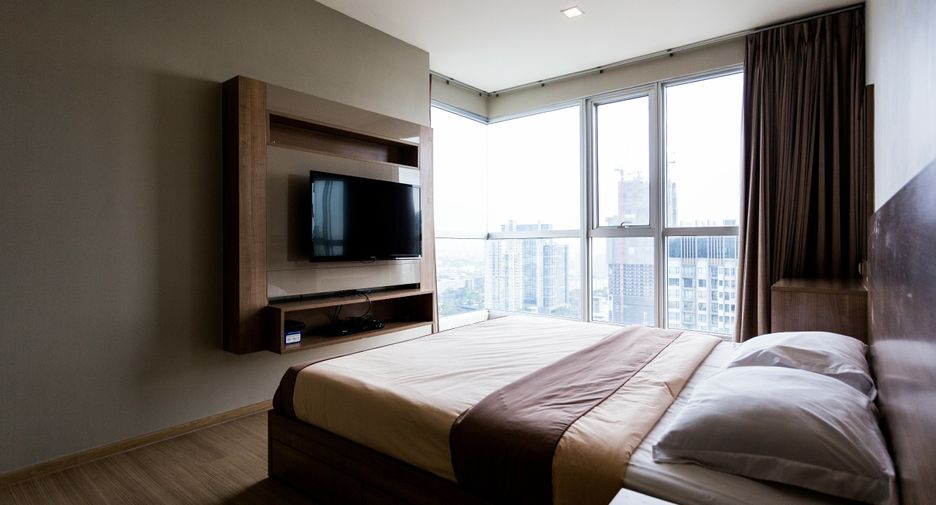For rent 2 bedrooms condo in Phra Khanong, Bangkok