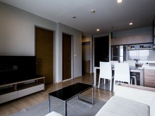 À louer 2 chambres condo à Phra Khanong, Bangkok