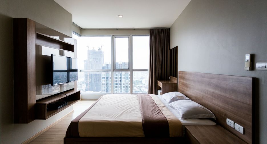 For rent 2 bedrooms condo in Phra Khanong, Bangkok