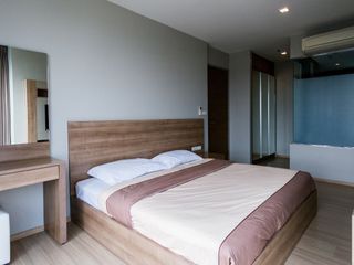 À louer 2 chambres condo à Phra Khanong, Bangkok