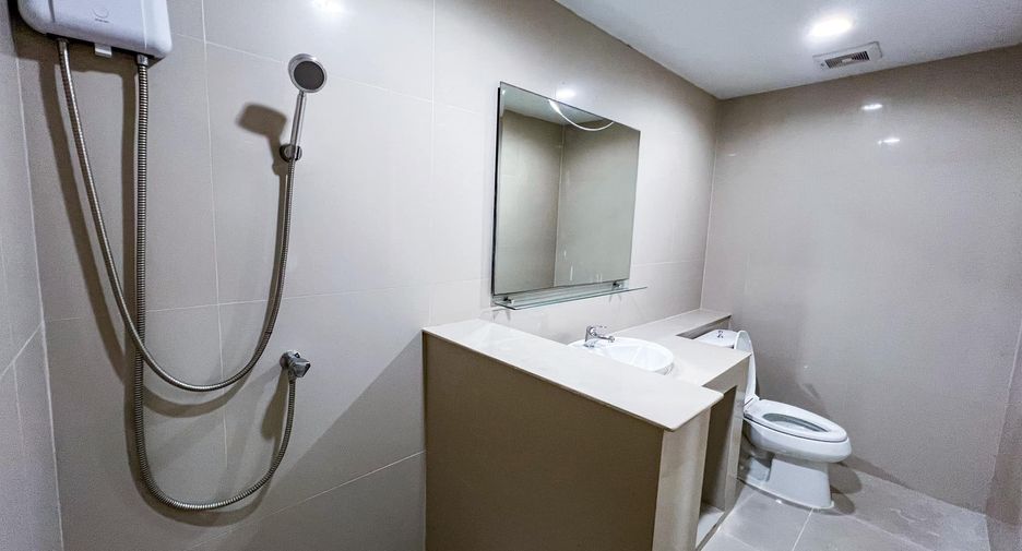 For rent 2 ベッドルーム condo in Khlong Toei, Bangkok
