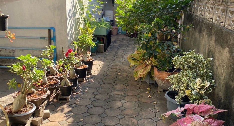 For sale 2 bedrooms house in Bang Kapi, Bangkok