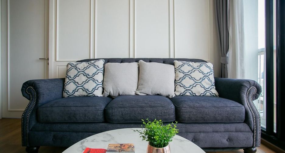 For rent 2 bedrooms condo in Khlong Toei, Bangkok