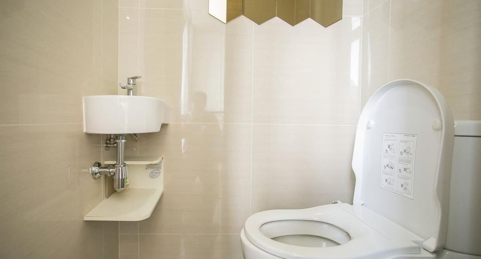 For rent 2 bedrooms condo in Khlong Toei, Bangkok