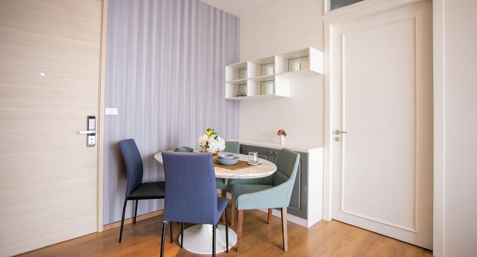 For rent 2 bedrooms condo in Khlong Toei, Bangkok