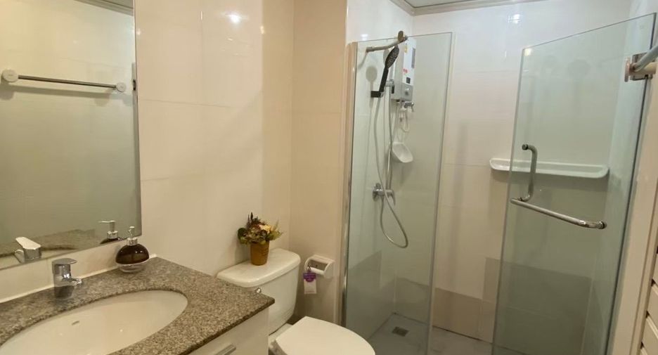 For rent 1 bed condo in Huai Khwang, Bangkok