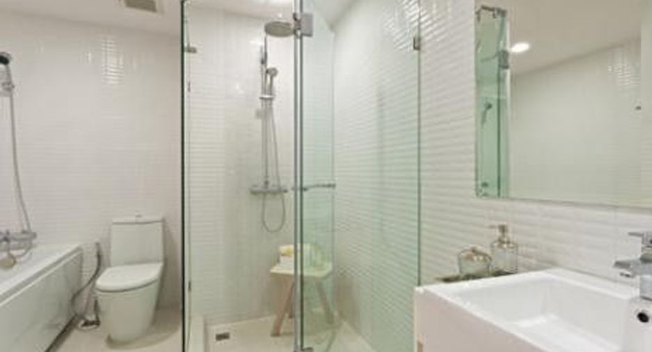 For sale 2 bedrooms condo in Khlong Toei, Bangkok