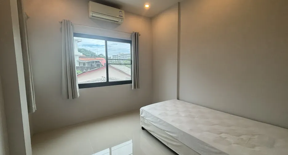 À vendre 3 chambres maison de ville à Mueang Phuket, Phuket