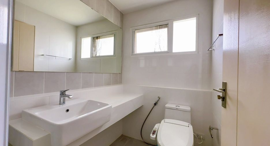 For rent 3 ベッドルーム house in Mueang Samut Prakan, Samut Prakan