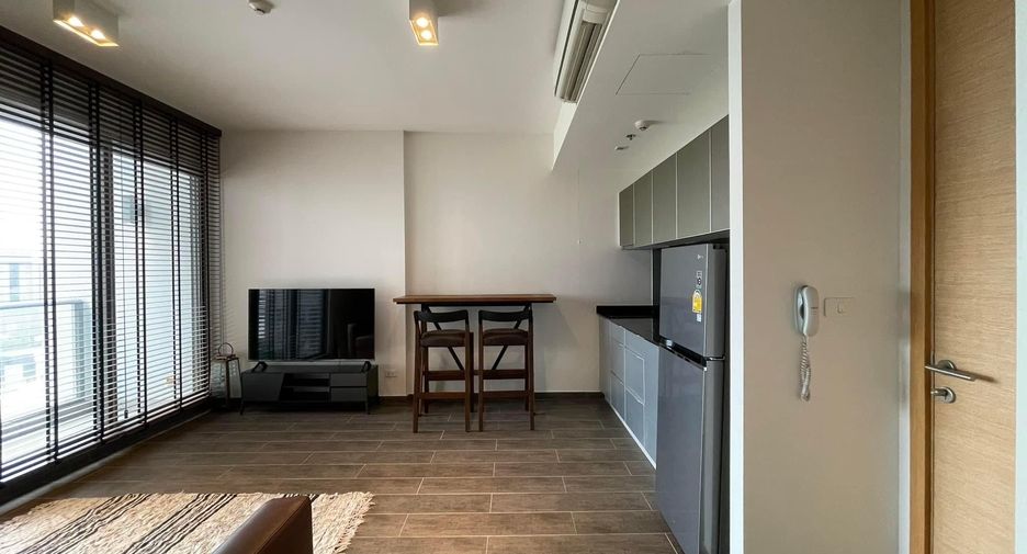 For rent 1 bed condo in Khlong Toei, Bangkok