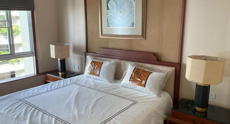 For rent 2 bedrooms condo in Khlong Toei, Bangkok