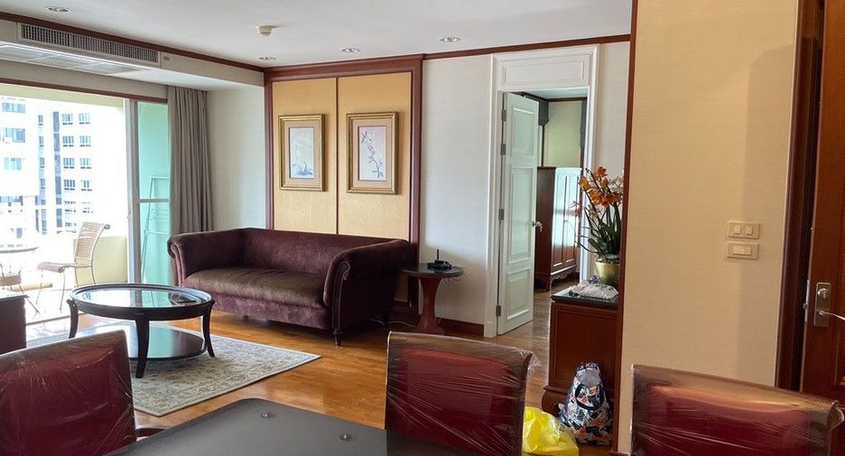 For rent 2 bedrooms condo in Khlong Toei, Bangkok