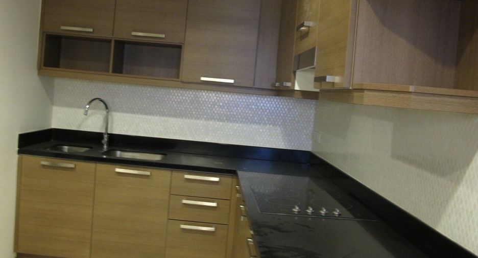 For rent 3 bedrooms condo in Khlong Toei, Bangkok