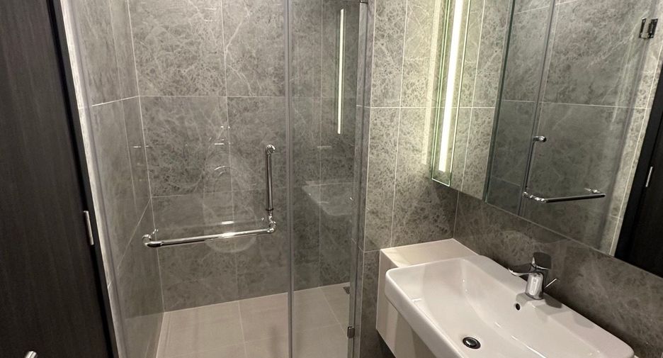 For sale 1 bed condo in Phaya Thai, Bangkok