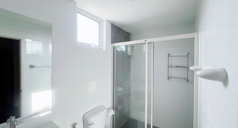 For sale and for rent 3 bedrooms townhouse in Bang Phli, Samut Prakan