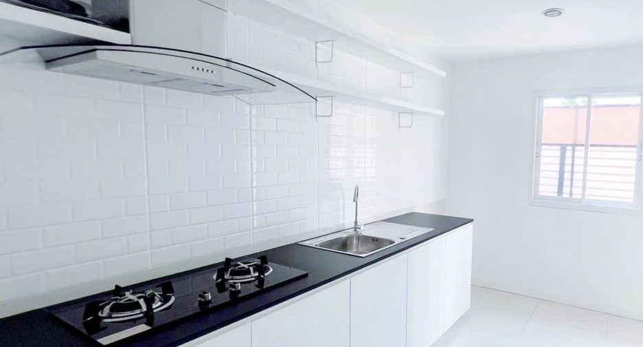 For sale and for rent 3 bedrooms townhouse in Bang Phli, Samut Prakan