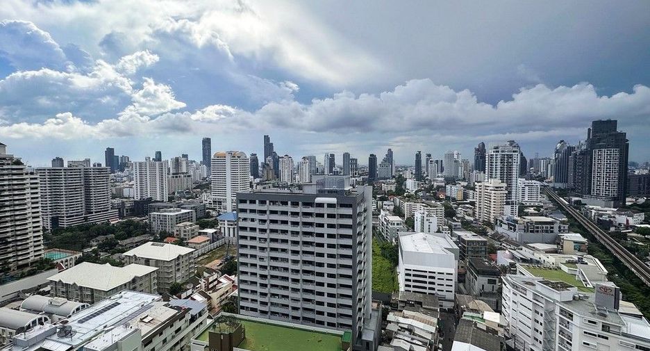 For sale 2 bedrooms condo in Khlong Toei, Bangkok