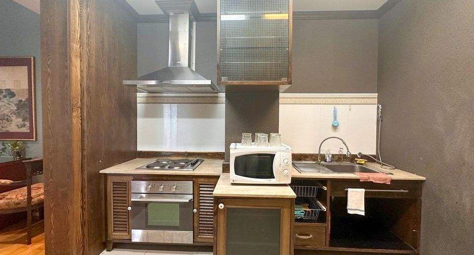 For sale 2 bedrooms condo in Khlong Toei, Bangkok