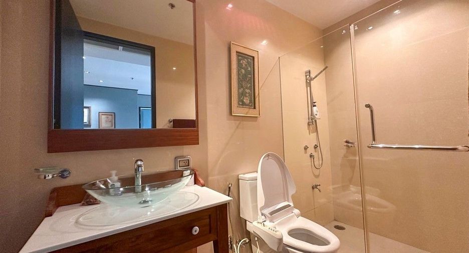 For sale 2 bedrooms condo in Khlong Toei, Bangkok