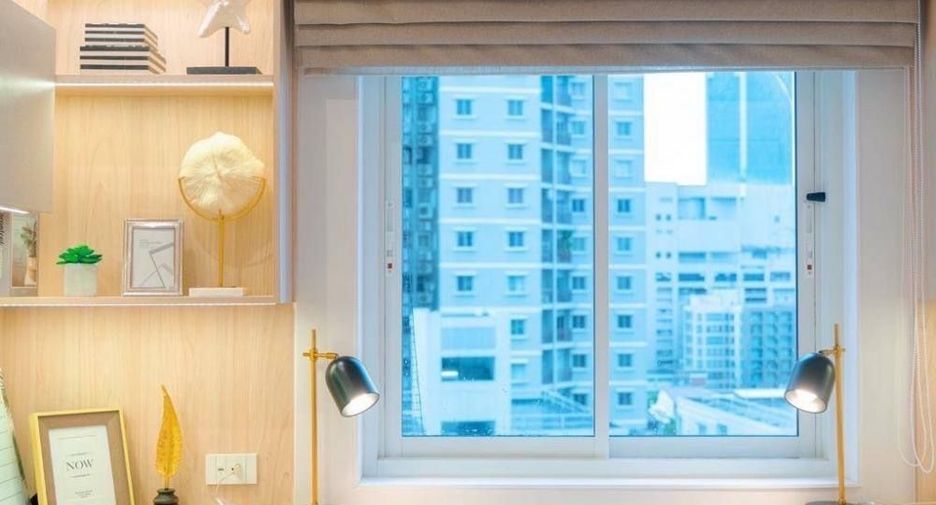 For rent 2 bedrooms condo in Yan Nawa, Bangkok