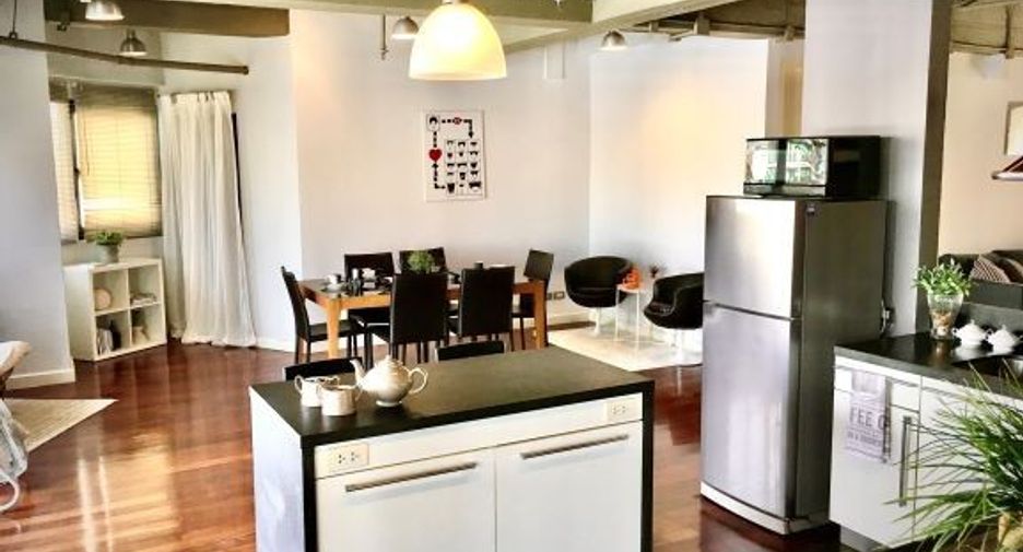 For rent 2 bedrooms condo in Watthana, Bangkok