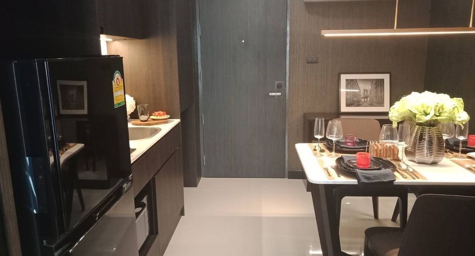 For rent 1 bed apartment in Watthana, Bangkok
