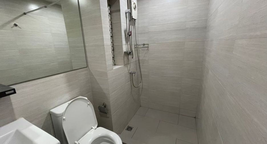 For sale 1 bed condo in Bang Kapi, Bangkok