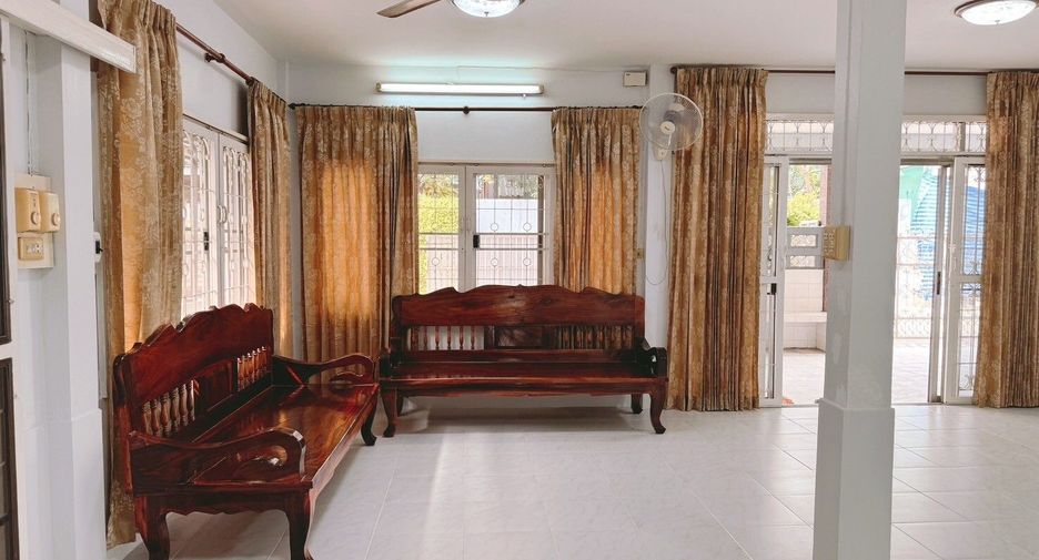 For rent 3 bedrooms house in Lat Phrao, Bangkok