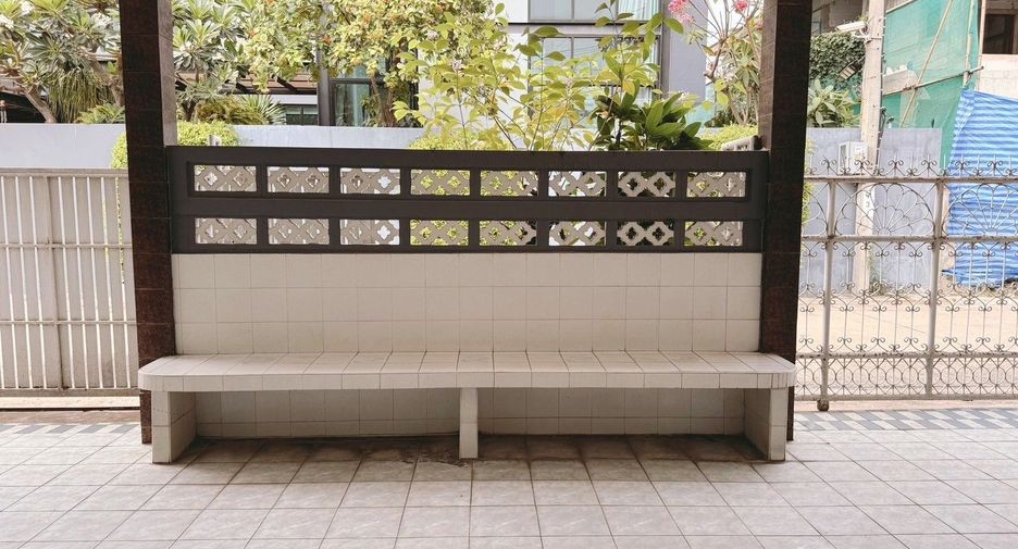 For rent 3 bedrooms house in Lat Phrao, Bangkok