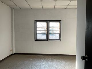 出售 2 卧室 联排别墅 在 Sai Mai, 曼谷