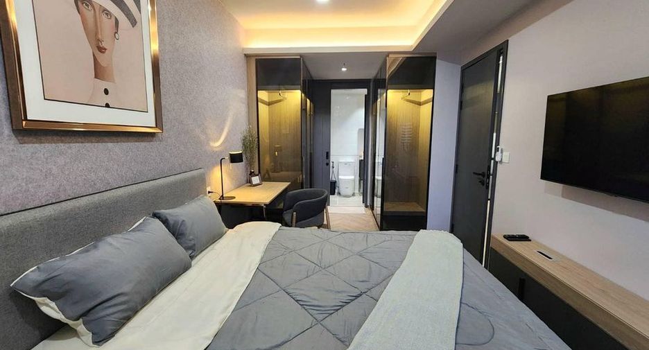 For rent 2 bedrooms condo in Bang Rak, Bangkok