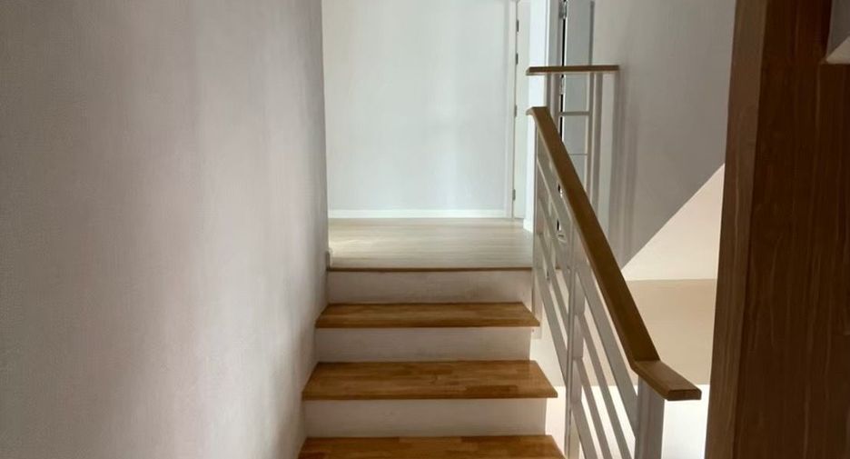 For sale 3 bedrooms townhouse in Bueng Kum, Bangkok