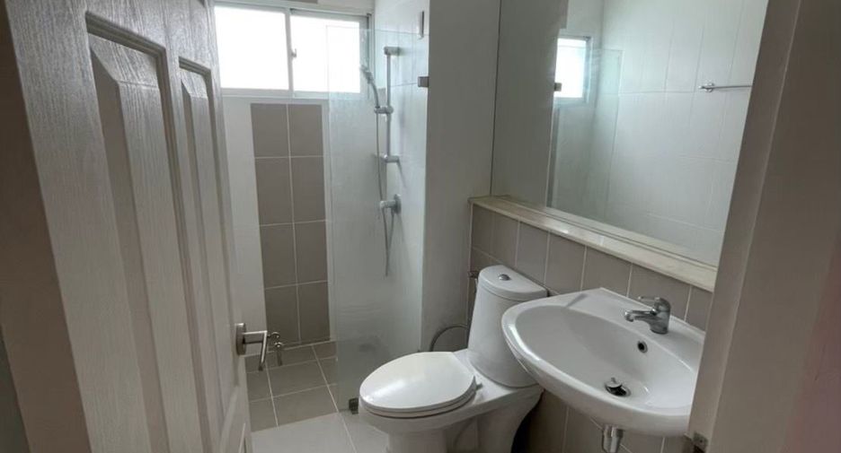 For sale 3 bedrooms townhouse in Bueng Kum, Bangkok