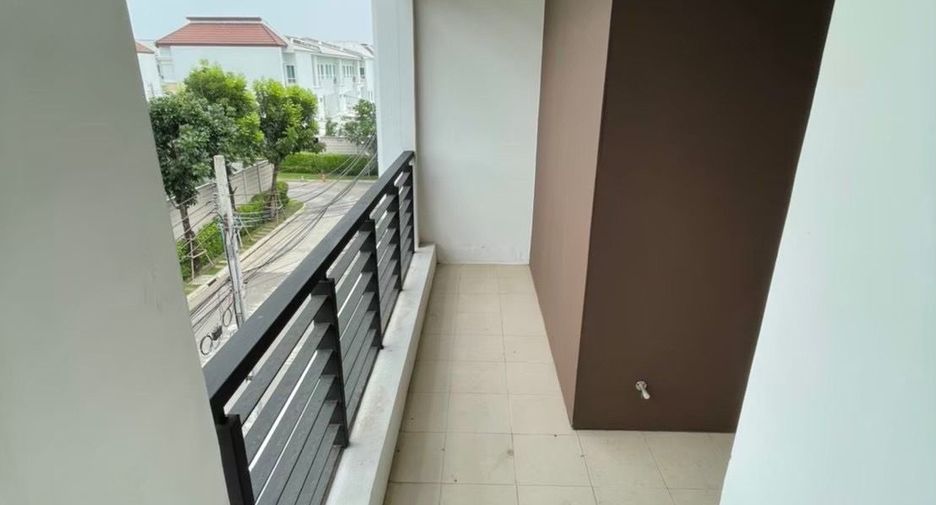 For sale 3 bedrooms townhouse in Bueng Kum, Bangkok