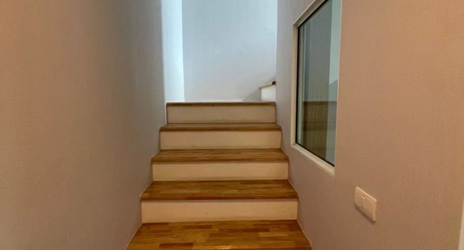 For sale 3 bedrooms townhouse in Bueng Kum, Bangkok