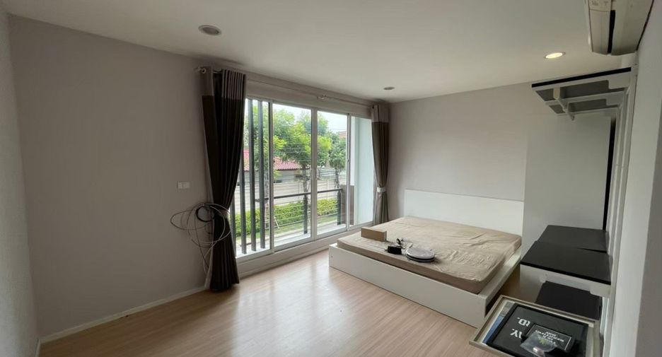 For sale 3 bedrooms townhouse in Bueng Kum, Bangkok