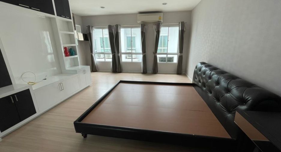 For sale 3 bedrooms townhouse in Bueng Kum, Bangkok