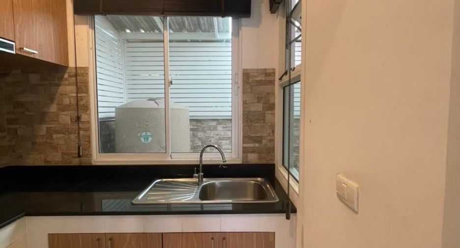 For sale 3 bedrooms townhouse in Bueng Kum, Bangkok